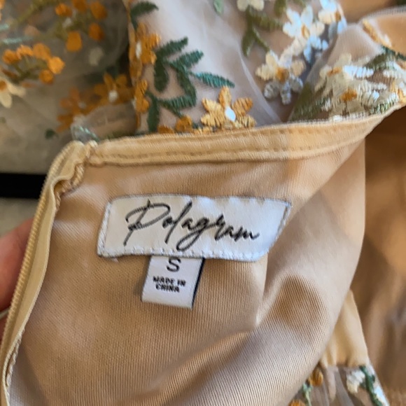 Lovely Embroidered dress - Picture 5 of 5